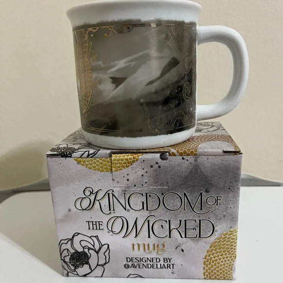 Fairyloot Kingdom of the Wicked Mug - Picture 2 of 6